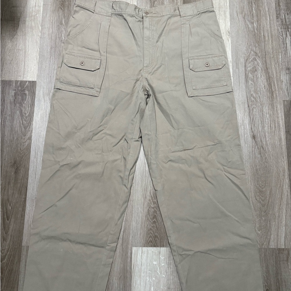 Cabela's Men's 7 pocket Khaki hiking Cargo Pants. Men’s 42x32
